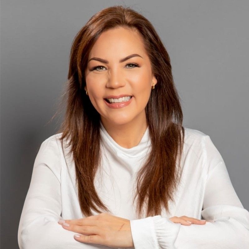 Belkis Carrillo, experta en crecimiento personal y mentalidad para agentes inmobiliarios, oradora invitada al Retiro Inmobiliario 2025