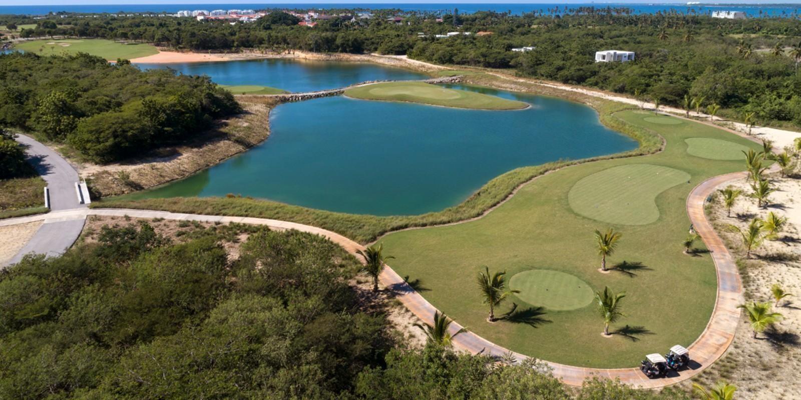 Hoyo 10 Suites: Lujo y Exclusividad en Golf y Playa